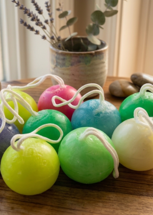 Sabonetes Esferas com Bucha